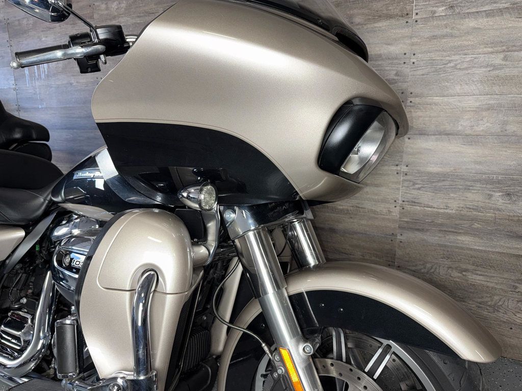 2018 Harley-Davidson FLTRU Road Glide Ultra SUPER CLEAN! - 22976432 - 4