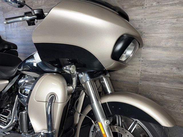 2018 Harley-Davidson FLTRU Road Glide Ultra SUPER CLEAN! - 22976432 - 4