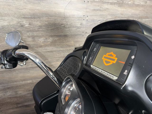2018 Harley-Davidson FLTRU Road Glide Ultra SUPER CLEAN! - 22976432 - 7