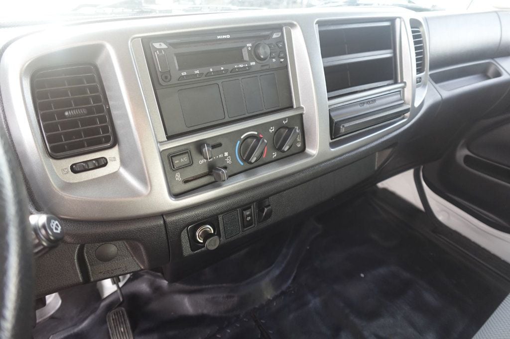 2018 HINO 268 (26ft Box with Lift Gate) - 22969740 - 45