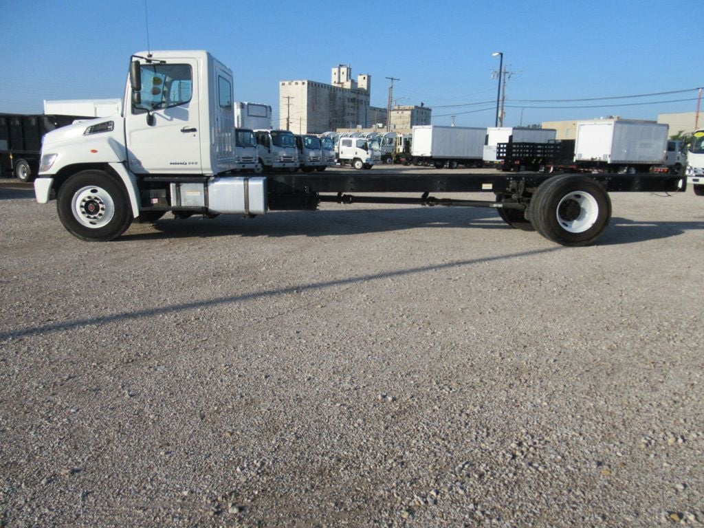 2018 HINO 338 (Cab Chassis-Diesel) - 22449660 - 3