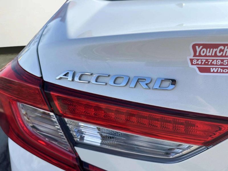 2018 Honda Accord Hybrid EX Sedan - 22983732 - 36