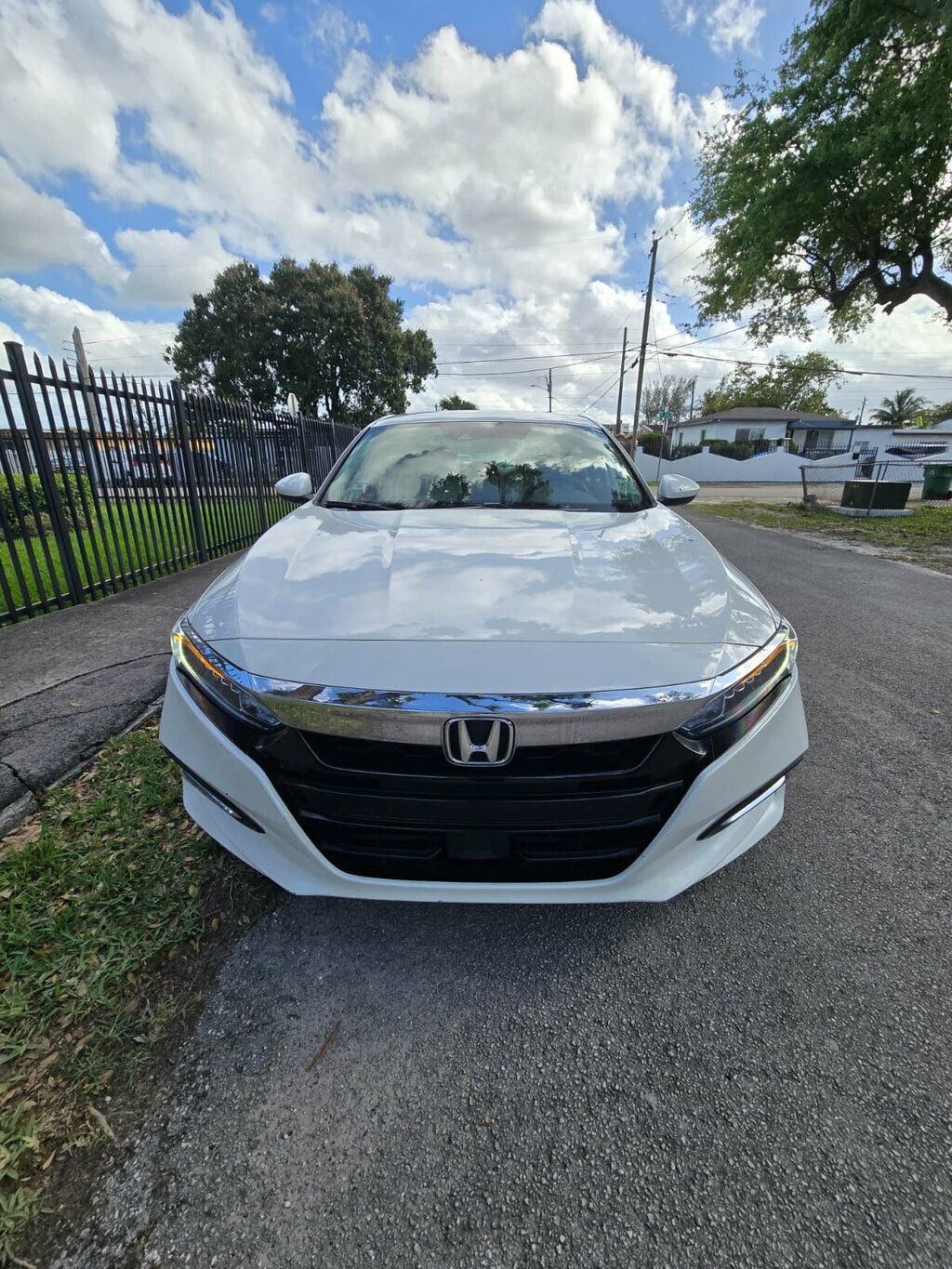 2018 Honda Accord Hybrid Sedan - 23011811 - 1