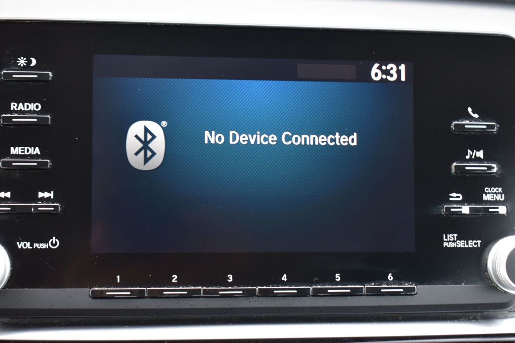 2018 Honda Accord Hybrid Sedan - 23051200 - 19