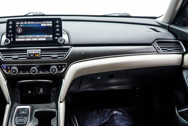 2018 Honda Accord Hybrid Touring Sedan - 23025838 - 17
