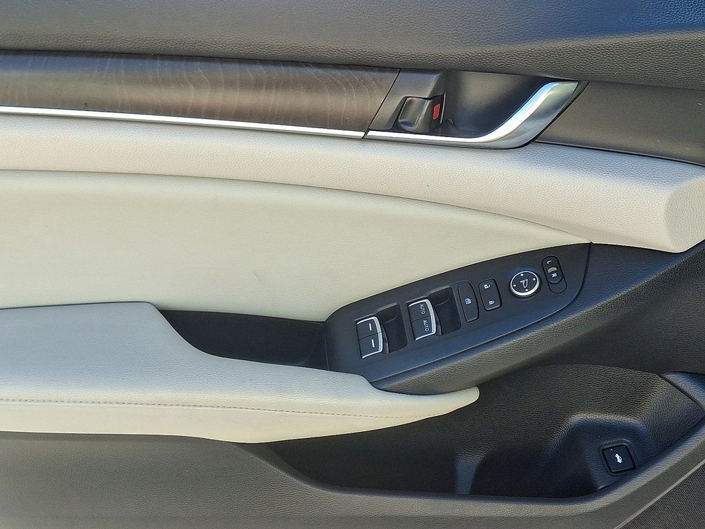 2018 Honda Accord EX 1.5T photo 12