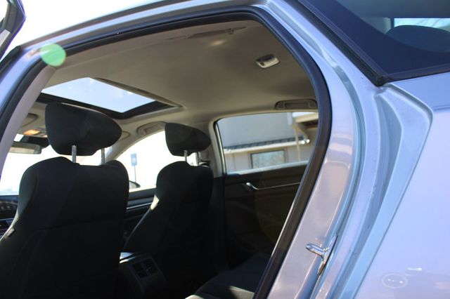 2018 Honda Accord Sedan EX CVT - 22981567 - 31