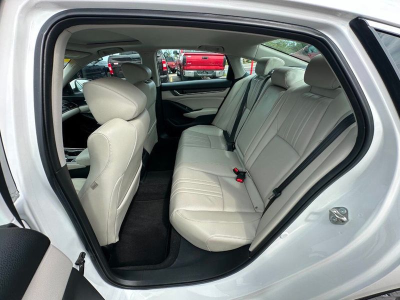 2018 Honda Accord Sedan EX L 4dr Sedan (1.5T I4) - 22919557 - 17