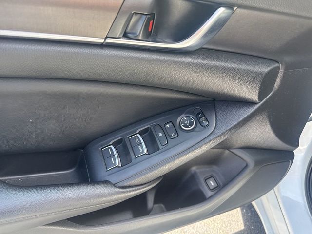 2018 Honda Accord Sedan LX - 23031650 - 9