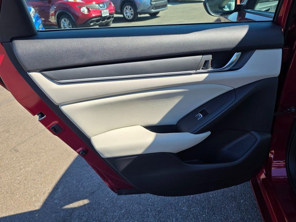 2018 Honda Accord Sedan LX - 22934142 - 16