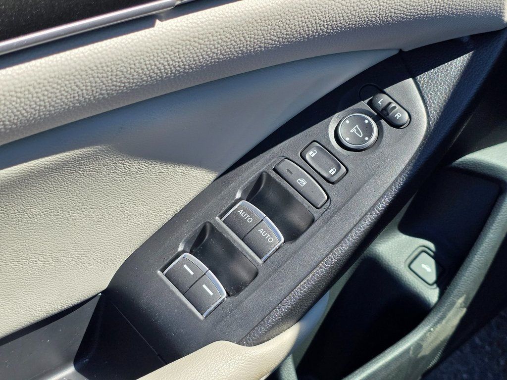 2018 Honda Accord Sedan LX - 22934142 - 18