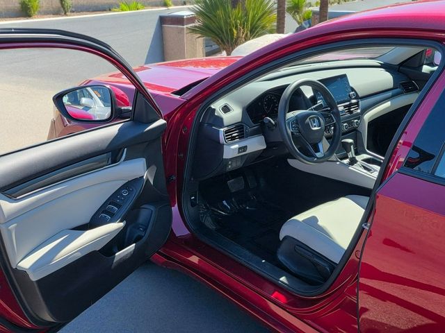 2018 Honda Accord Sedan LX - 22934142 - 4