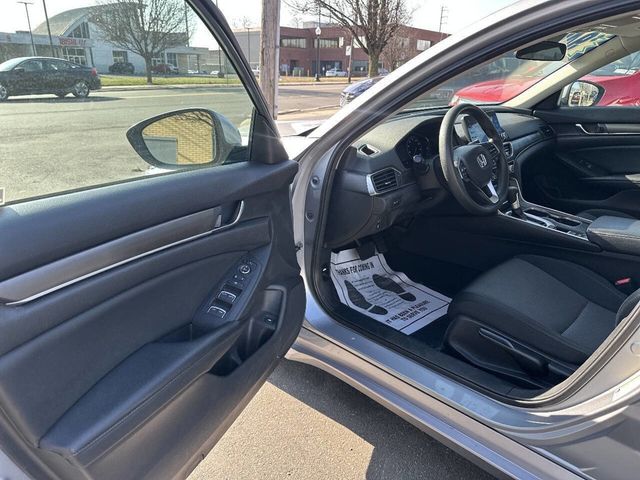 2018 Honda Accord Sedan LX 4dr Sedan - 22995225 - 16