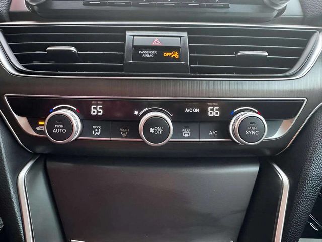 2018 Honda Accord Sedan LX 4dr Sedan - 22933755 - 17