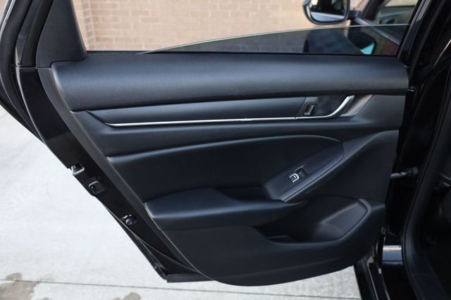 2018 Honda Accord Sedan LX CVT - 22907933 - 17