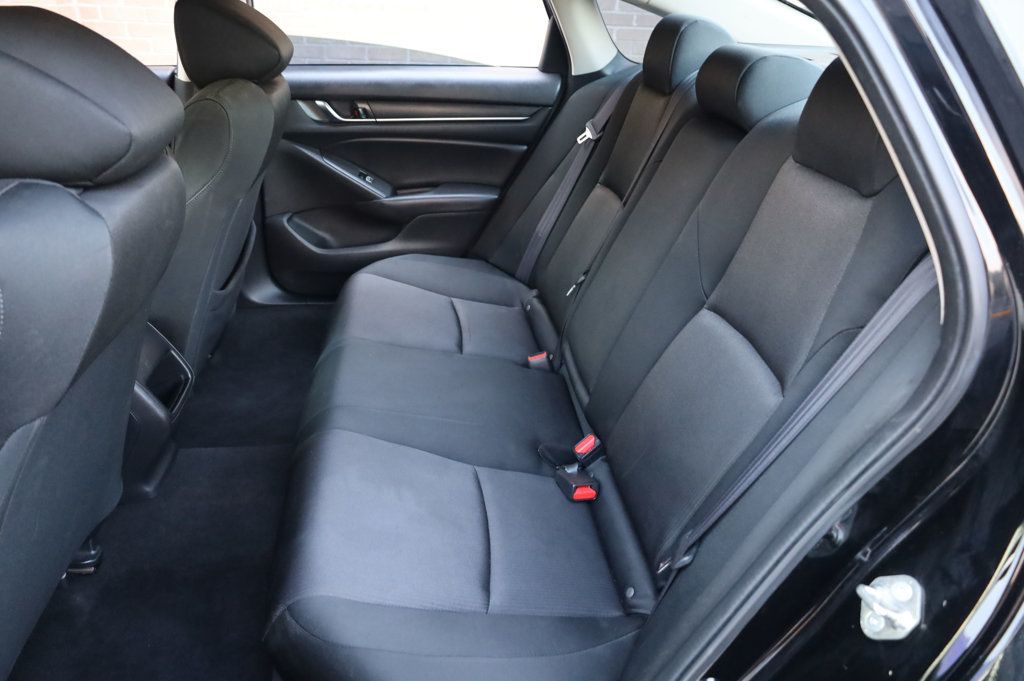 2018 Honda Accord LX photo 17