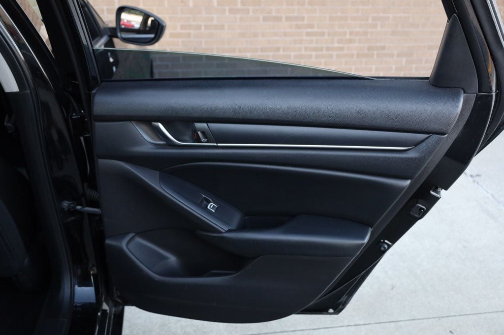 2018 Honda Accord LX photo 20