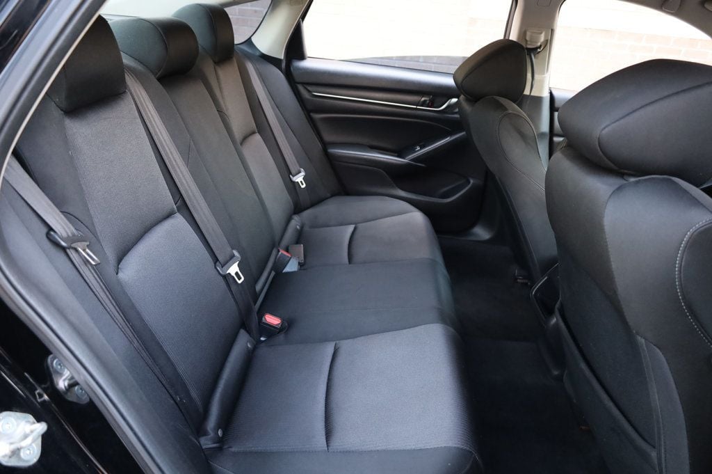 2018 Honda Accord LX photo 21