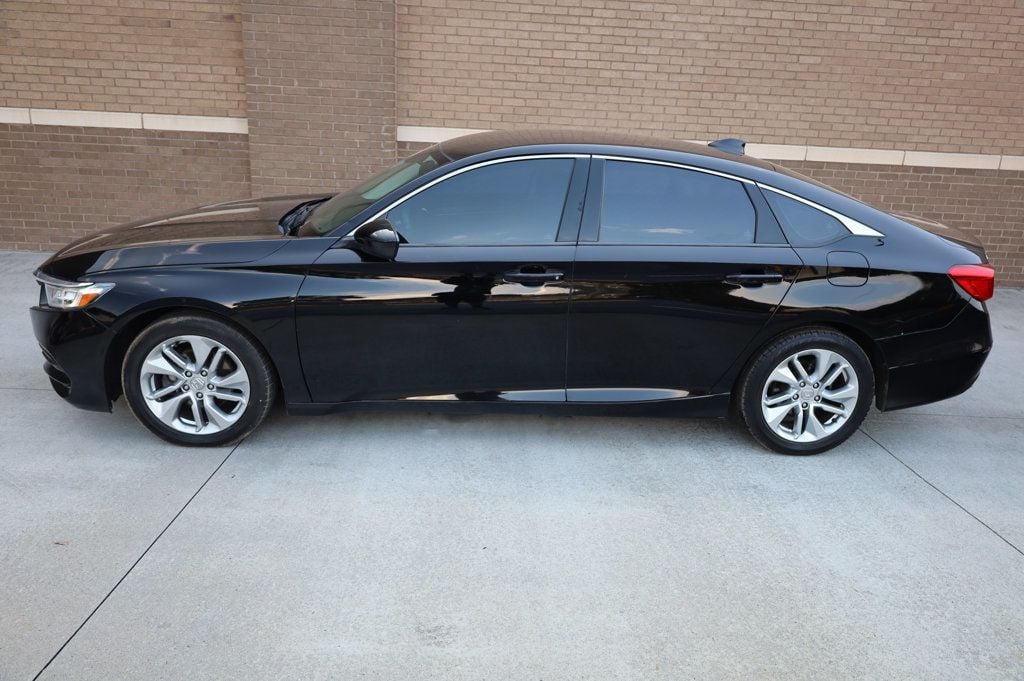 2018 Honda Accord LX photo 4