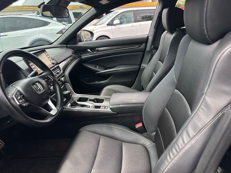 2018 Honda Accord Sedan Sport - 23036710 - 11