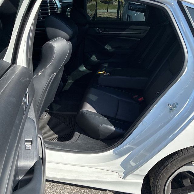 2018 Honda Accord Sedan SPORT - 23013993 - 9