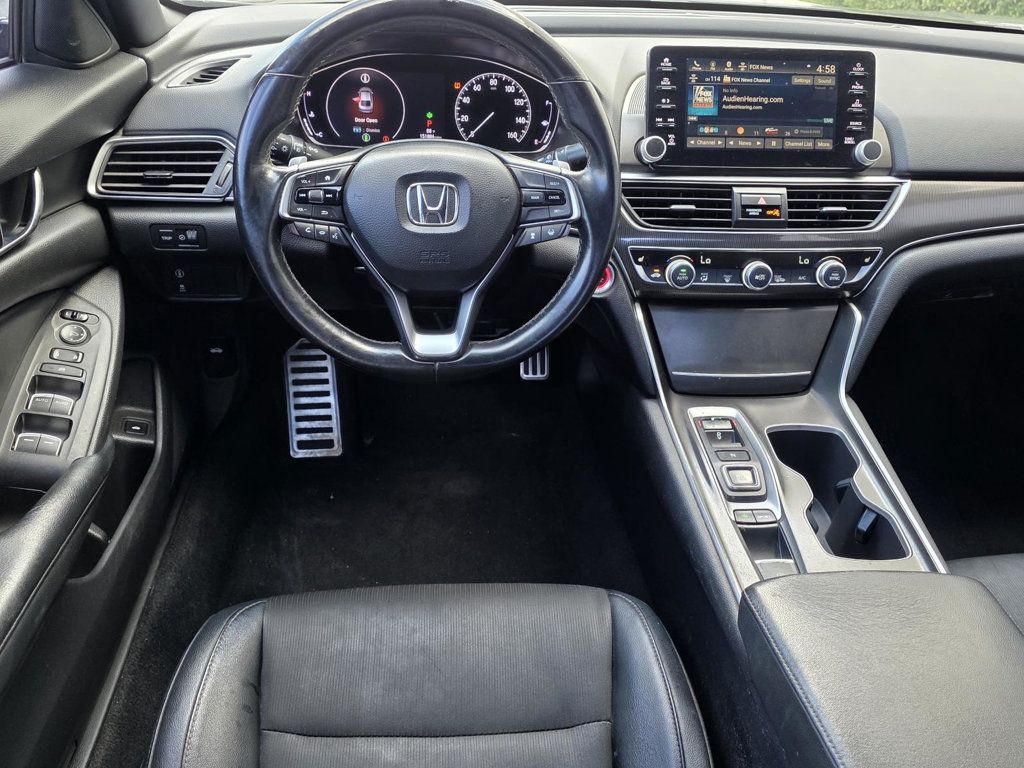 2018 Honda Accord Sport 2.0T photo 11