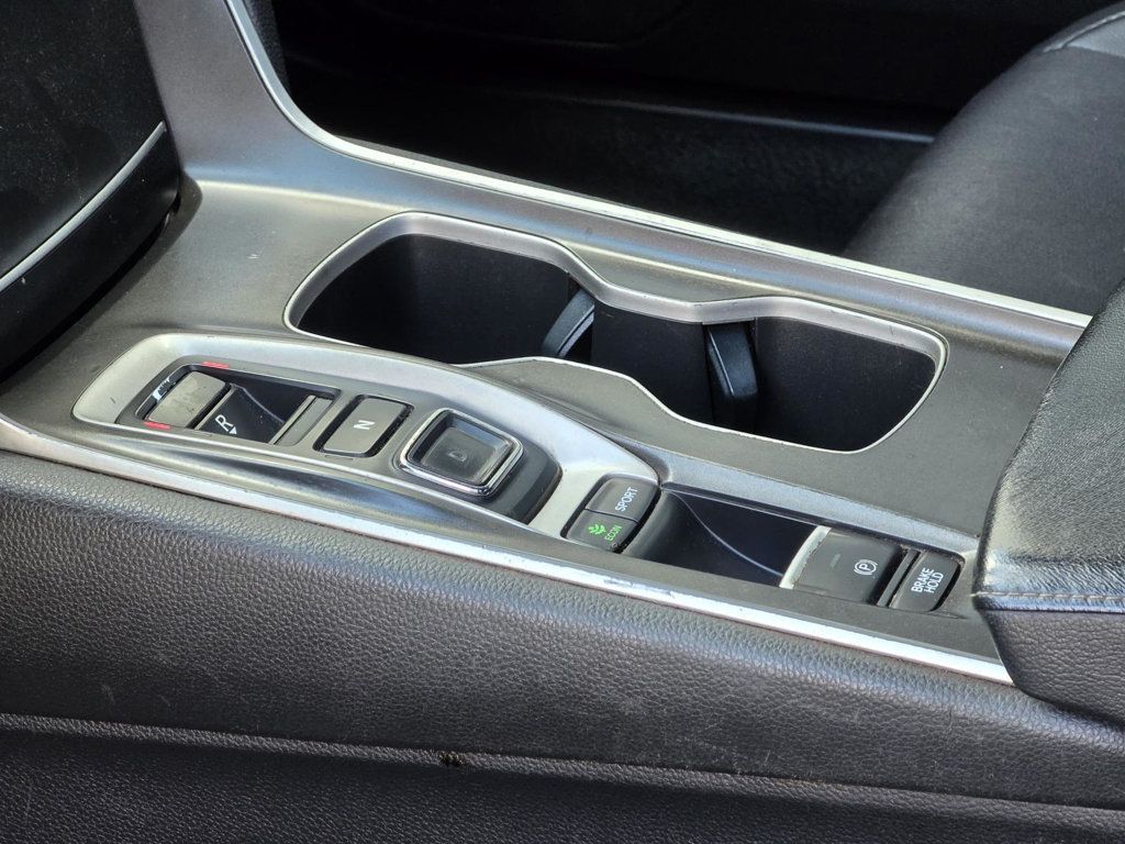 2018 Honda Accord Sport 2.0T photo 19