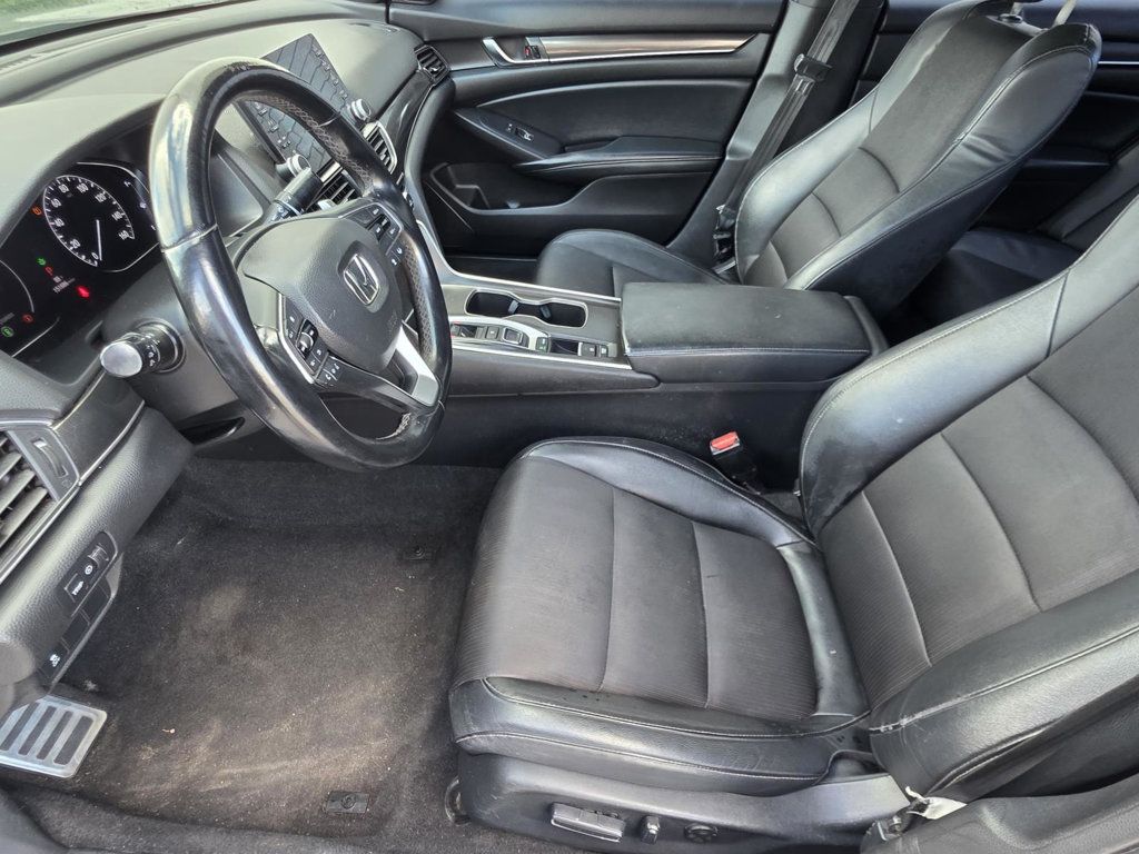 2018 Honda Accord Sport 2.0T photo 6