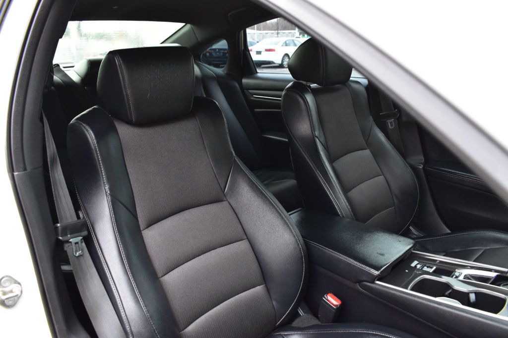 2018 Honda Accord Sedan Sport CVT - 22986086 - 16