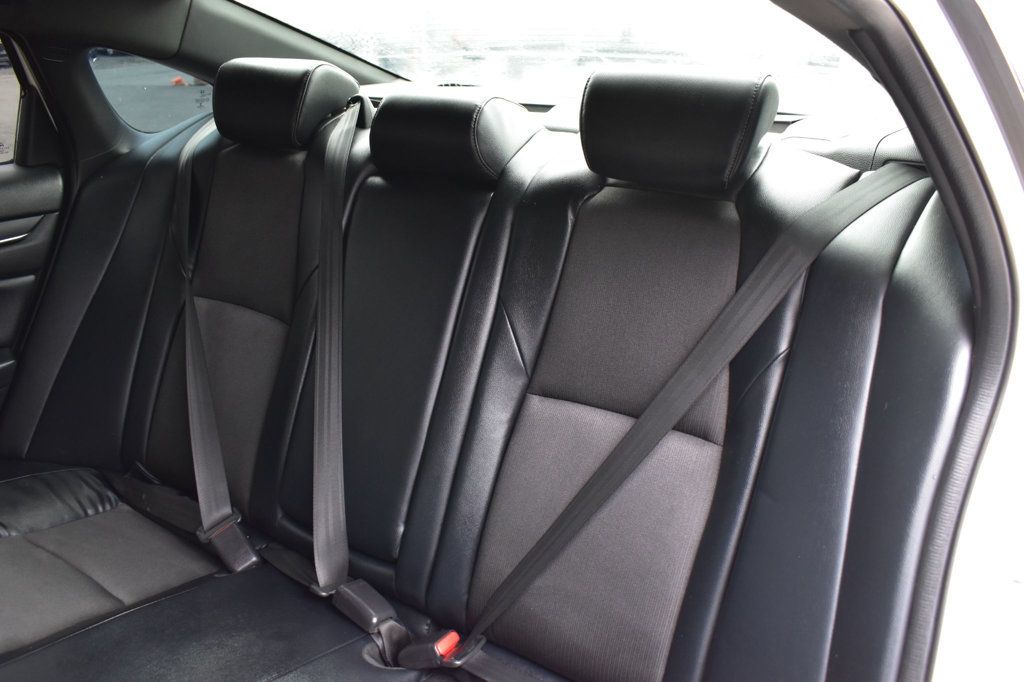 2018 Honda Accord Sedan Sport CVT - 22986086 - 19