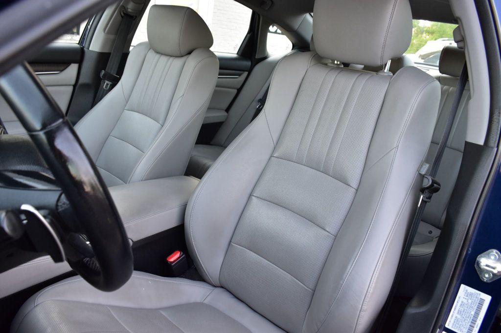 2018 Honda Accord Touring 1.5T photo 13