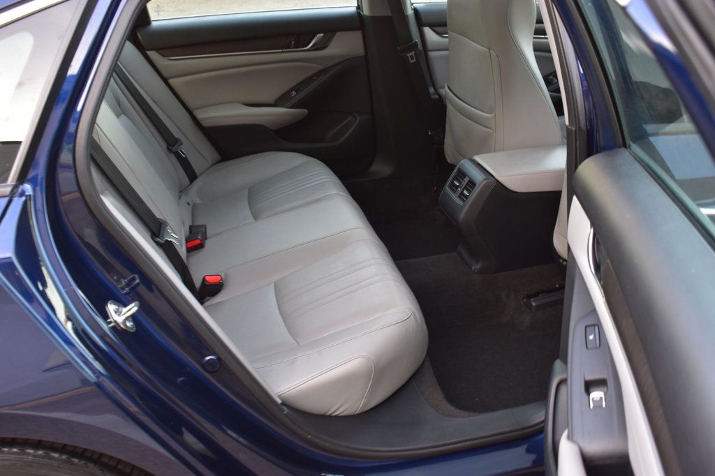 2018 Honda Accord Touring 1.5T photo 20