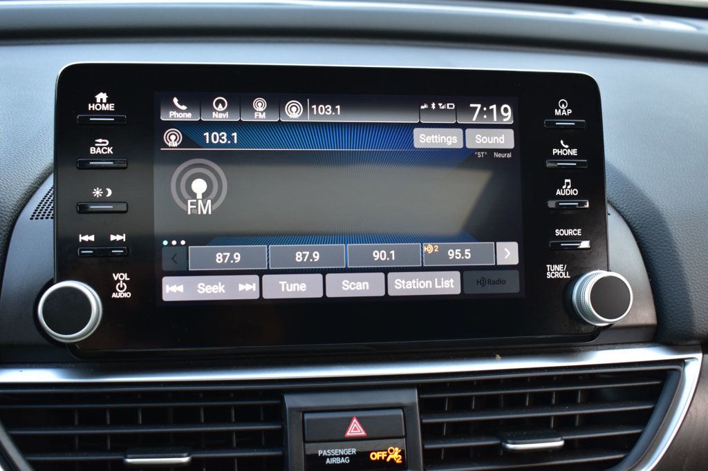 2018 Honda Accord Touring 1.5T photo 33