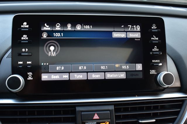 2018 Honda Accord Sedan Touring 1.5T CVT - 22835660 - 38