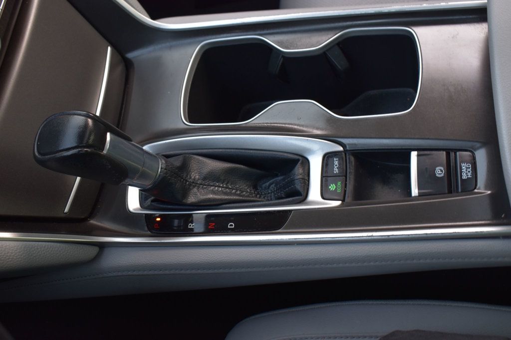 2018 Honda Accord Touring 1.5T photo 39