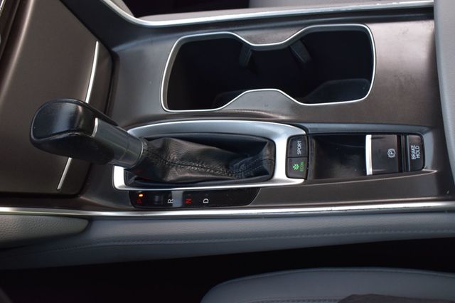 2018 Honda Accord Sedan Touring 1.5T CVT - 22835660 - 42