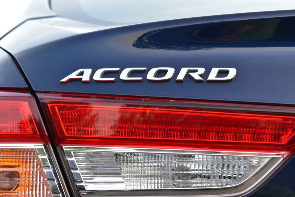 2018 Honda Accord Touring 1.5T photo 48