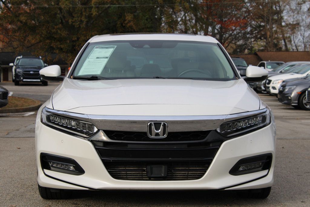 2018 Honda Accord Touring 1.5T photo 2