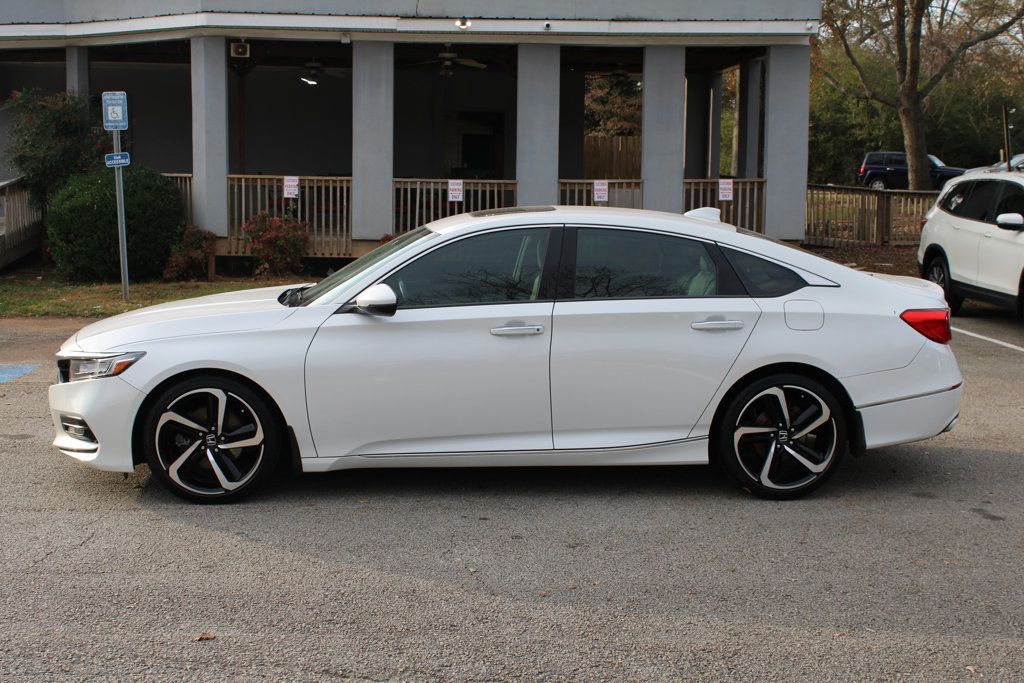 2018 Honda Accord Touring 1.5T photo 4