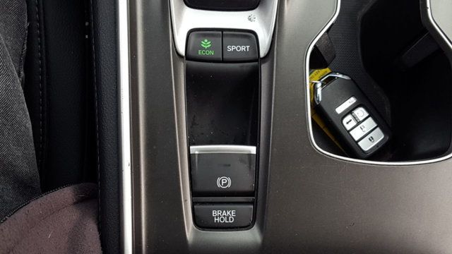 2018 Honda Accord Sedan Touring 2.0T Automatic - 18391497 - 23