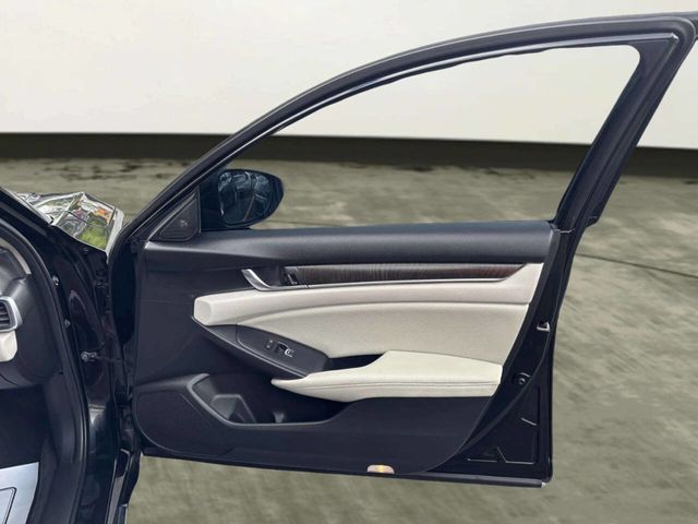2018 Honda Accord Sedan Touring 2.0T Automatic - 23041916 - 19