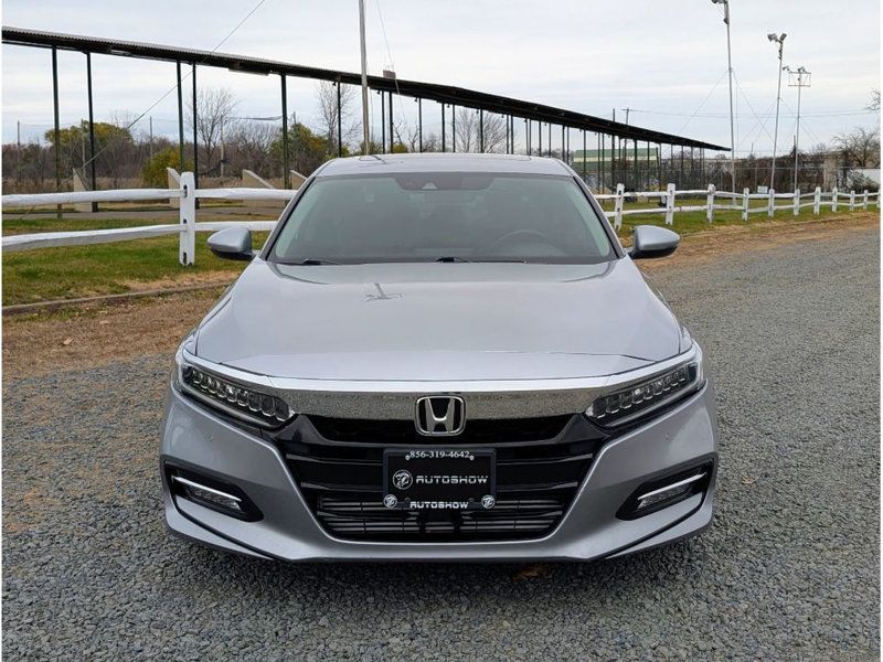 2018 Honda Accord Touring 2.0T photo 2