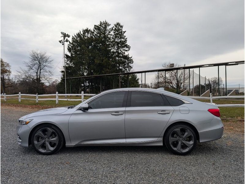 2018 Honda Accord Touring 2.0T photo 4
