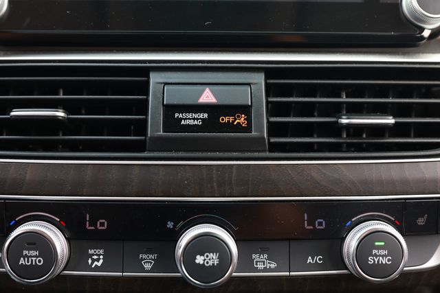 2018 Honda Accord Sedan Touring 2.0T Automatic - 23058074 - 36