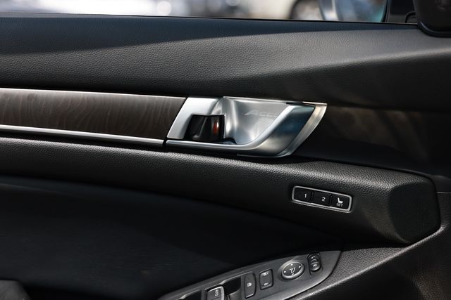 2018 Honda Accord Sedan Touring 2.0T Automatic - 23058074 - 46