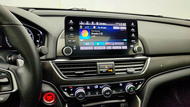 2018 Honda Accord Sedan Touring 2.0T Automatic - 22960771 - 17