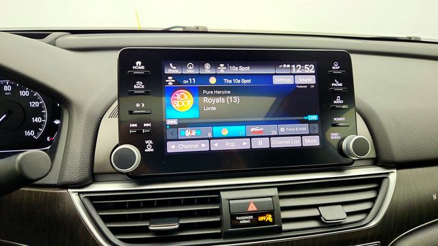 2018 Honda Accord Sedan Touring 2.0T Automatic - 22960771 - 18