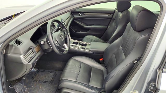 2018 Honda Accord Sedan Touring 2.0T Automatic - 22960771 - 19