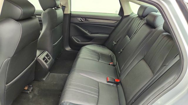 2018 Honda Accord Sedan Touring 2.0T Automatic - 22960771 - 20