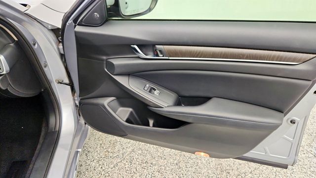 2018 Honda Accord Sedan Touring 2.0T Automatic - 22960771 - 25